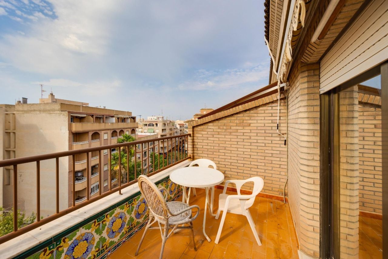 Penthouse in Torrevieja, Spain, 72 m² - picture 1