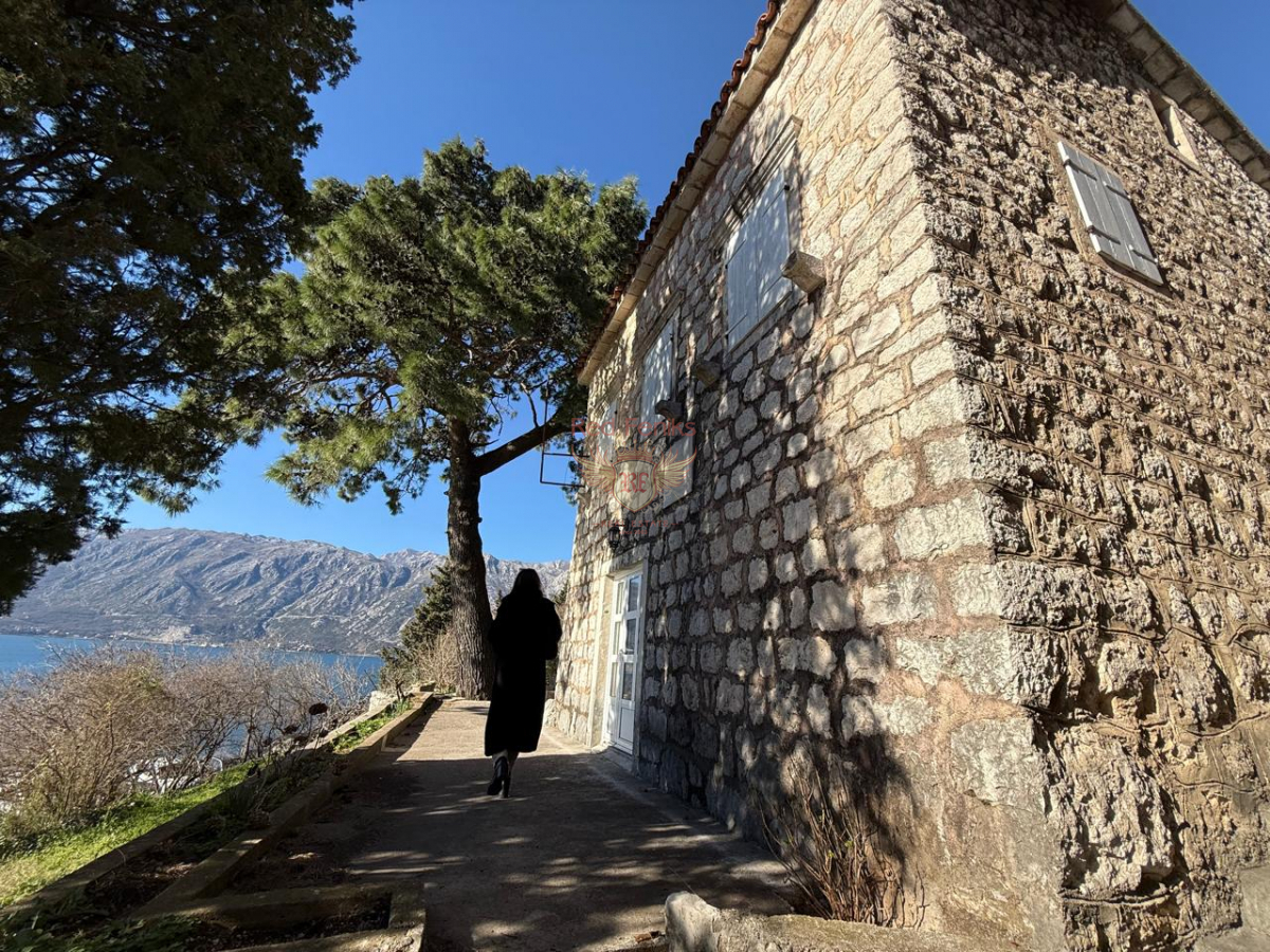 Casa en Kotor, Montenegro, 92 m² - imagen 1