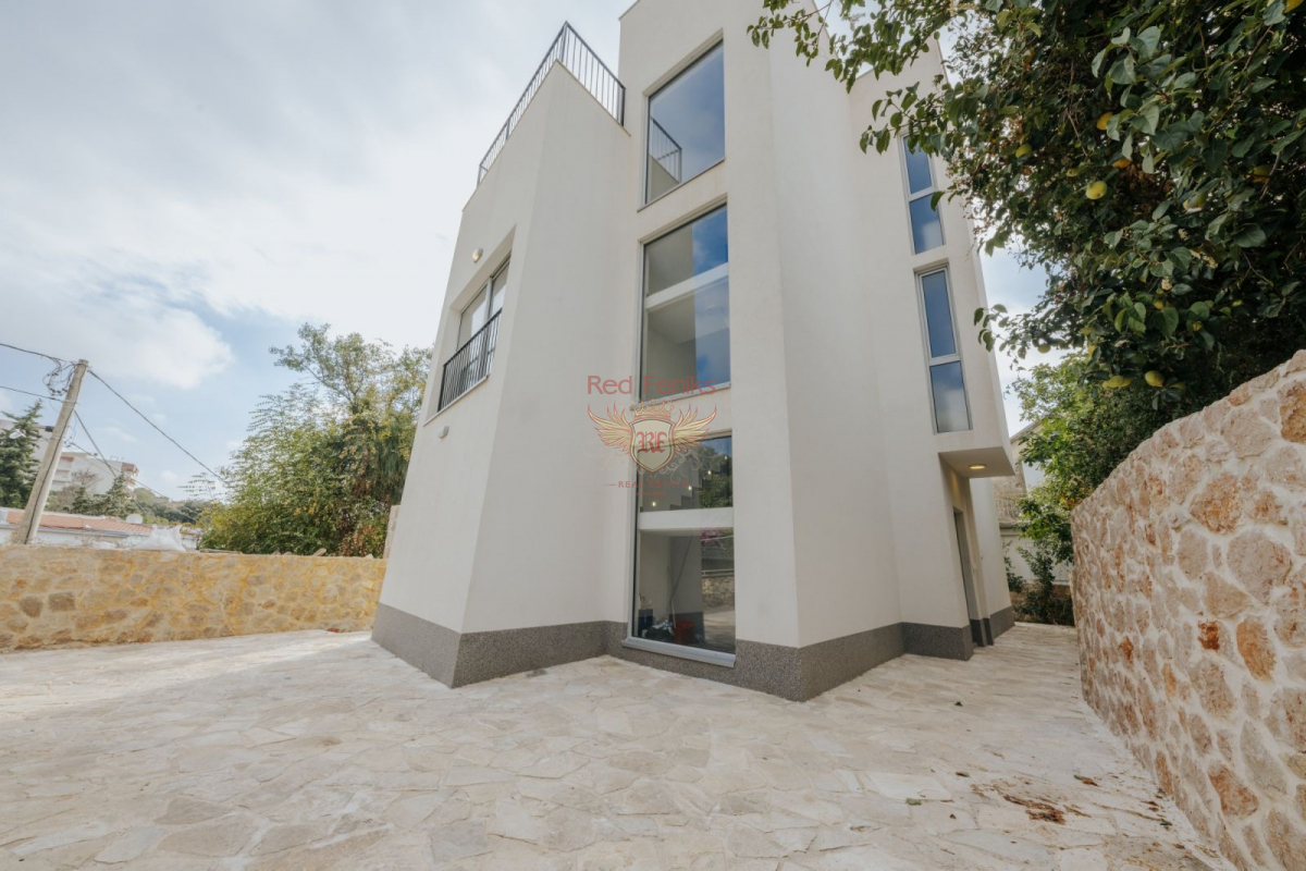 Haus in Bar, Montenegro, 250 m² - Foto 1