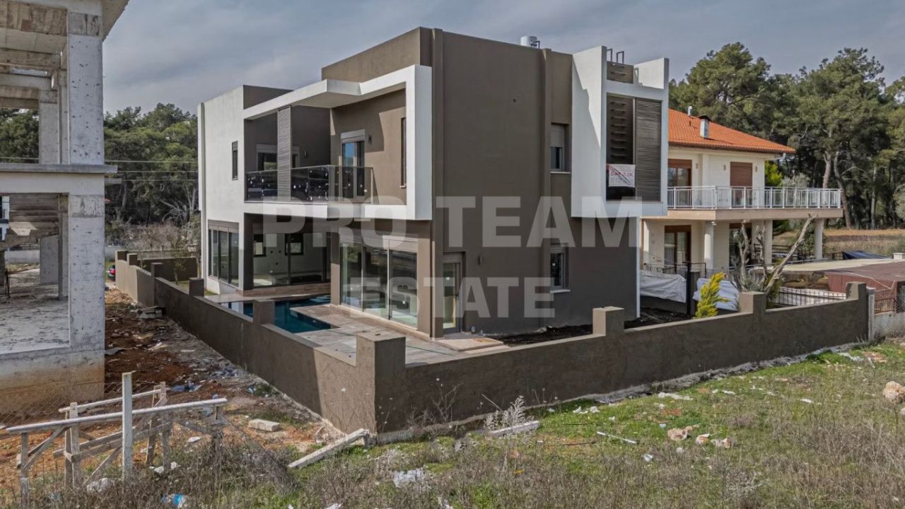 Villa à Antalya, Turquie, 320 m² - image 1