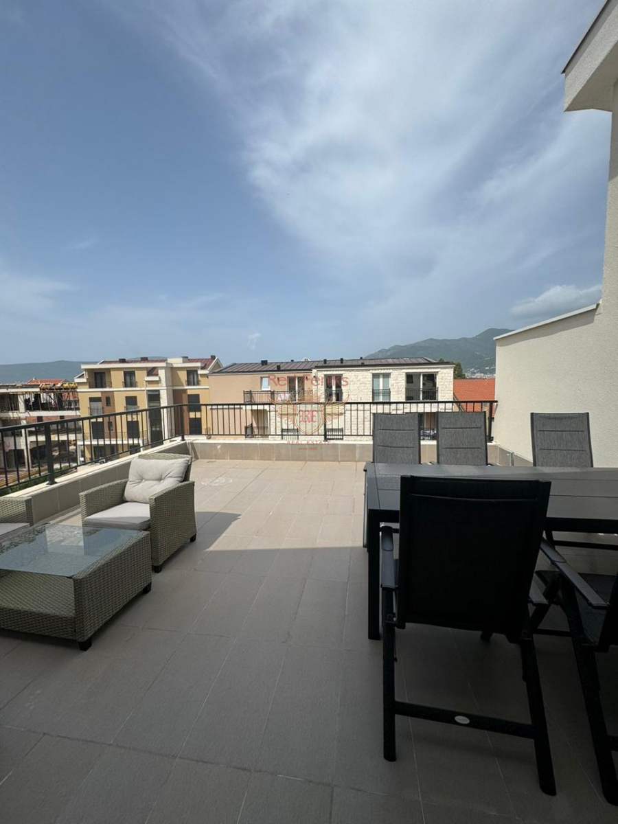 Piso en Tivat, Montenegro, 93 m² - imagen 1