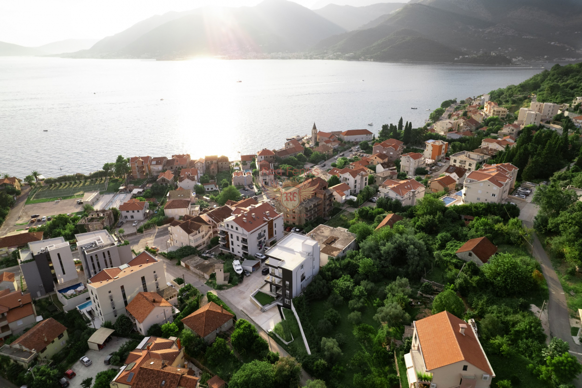 Wohnung in Tivat, Montenegro, 47 m² - Foto 1