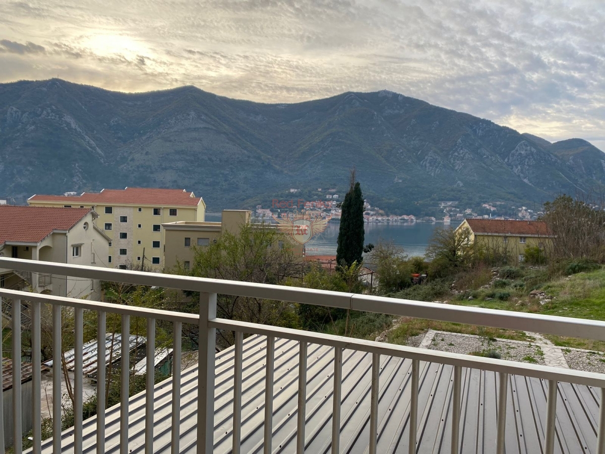 Appartement à Kotor, Monténégro, 76 m² - image 1