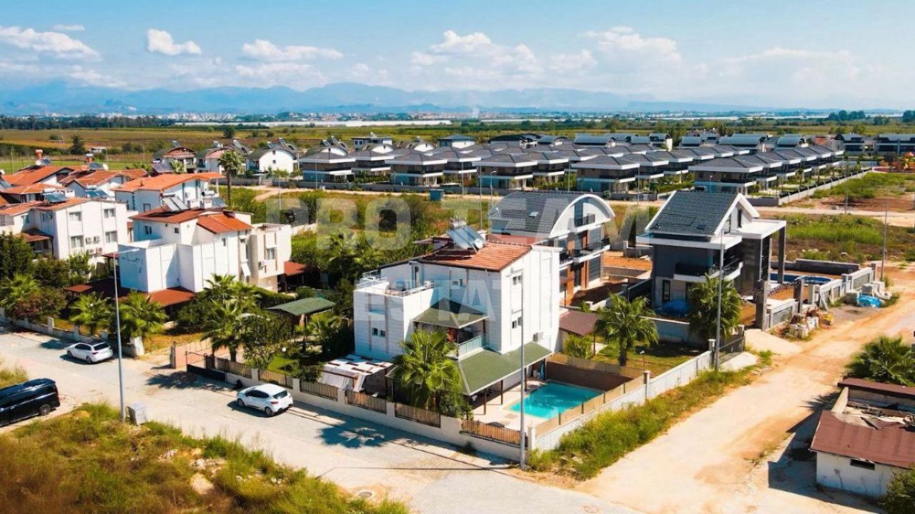 Villa in Belek, Türkei, 280 m² - Foto 1