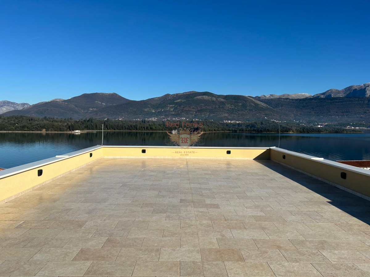 Piso en Tivat, Montenegro, 98 m² - imagen 1