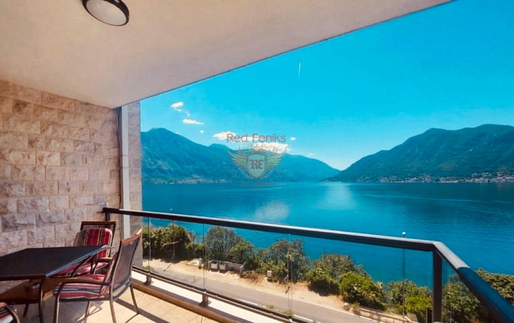 Piso en Kotor, Montenegro, 95 m² - imagen 1