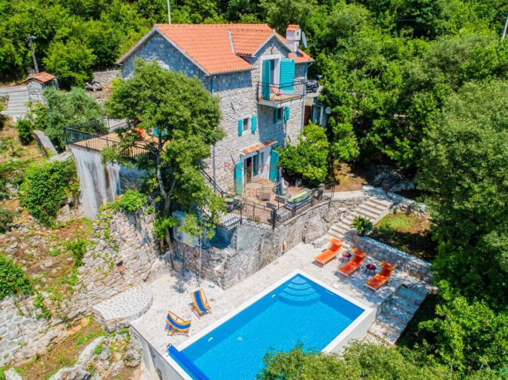 Casa en Luštica, Montenegro, 150 m² - imagen 1
