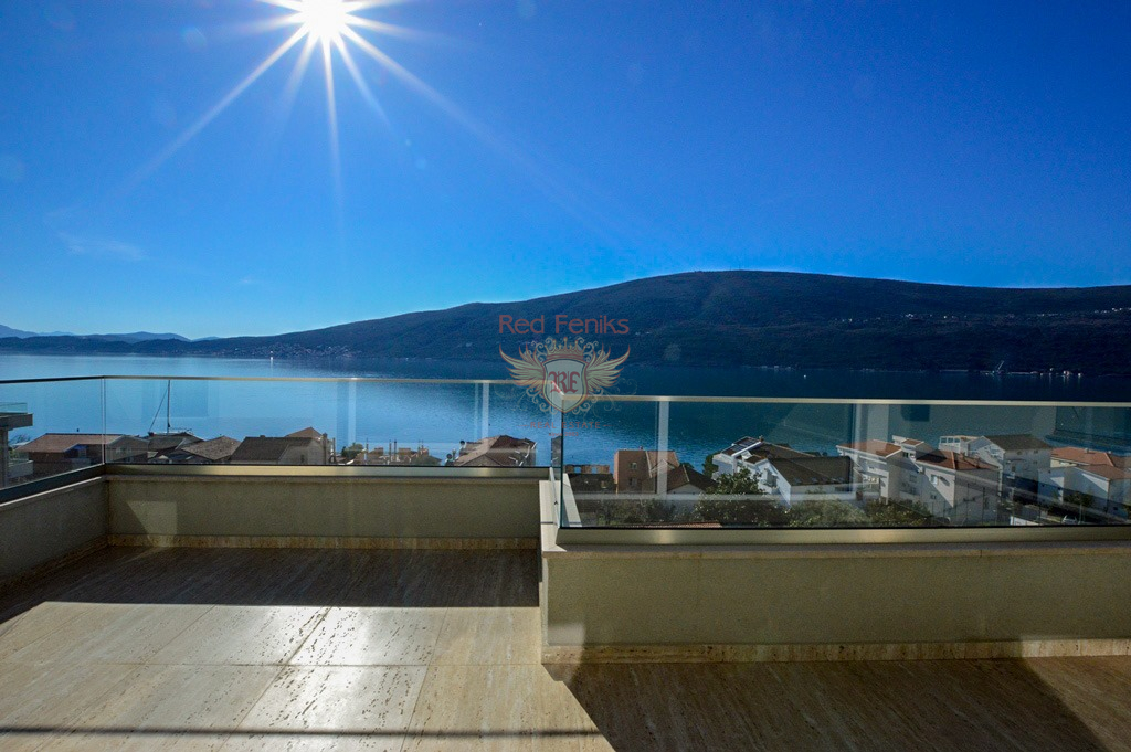 Piso en Herceg-Novi, Montenegro, 167 m² - imagen 1