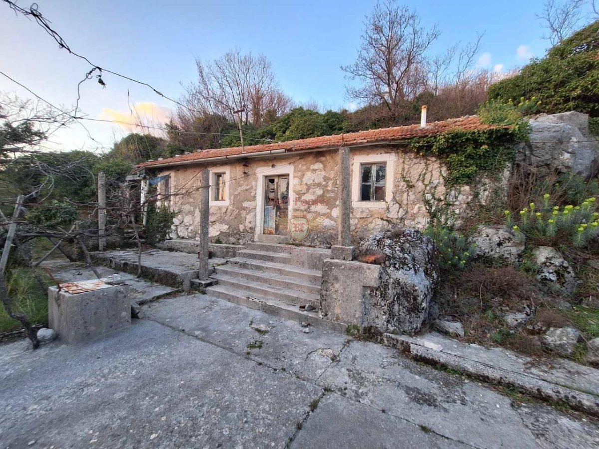 Maison à Herceg-Novi, Monténégro, 55 m² - image 1