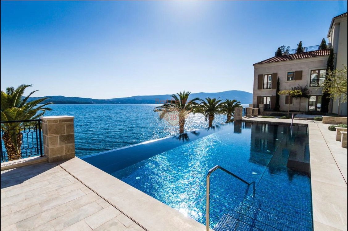 Wohnung in Tivat, Montenegro, 107 m² - Foto 1