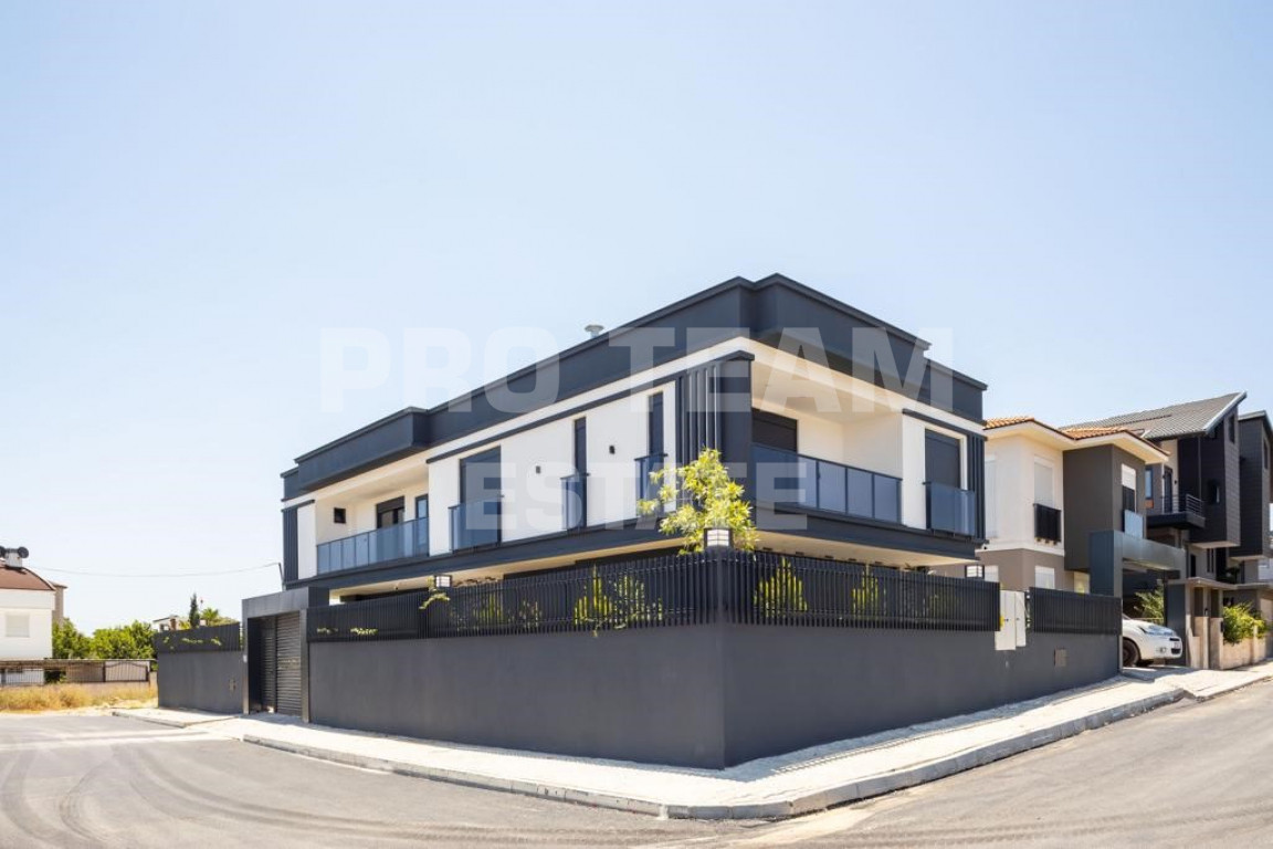Villa à Antalya, Turquie, 160 m² - image 1