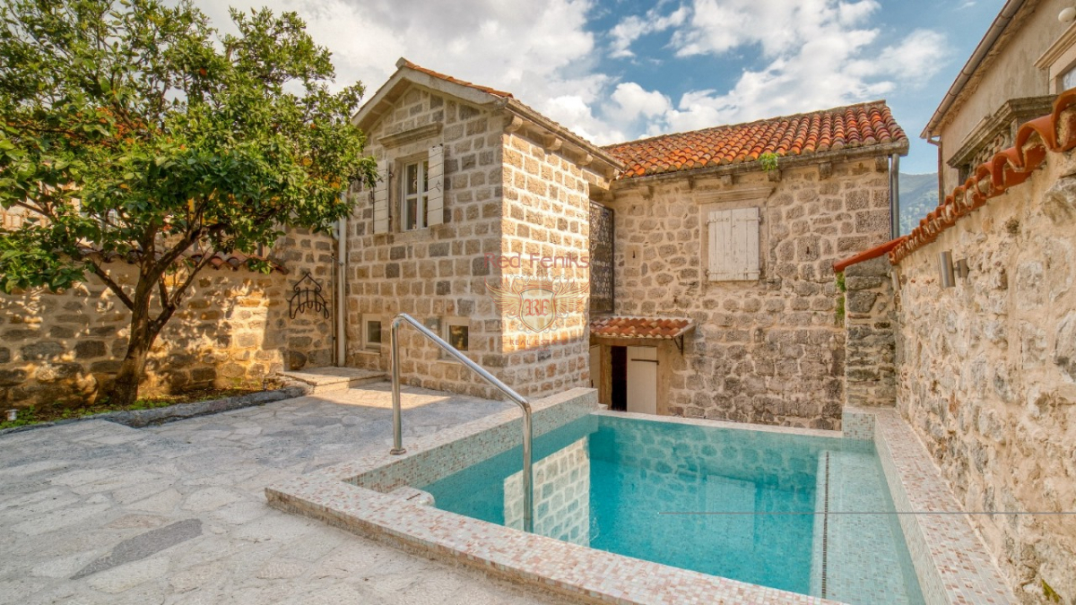 Casa en Kotor, Montenegro, 160 m² - imagen 1