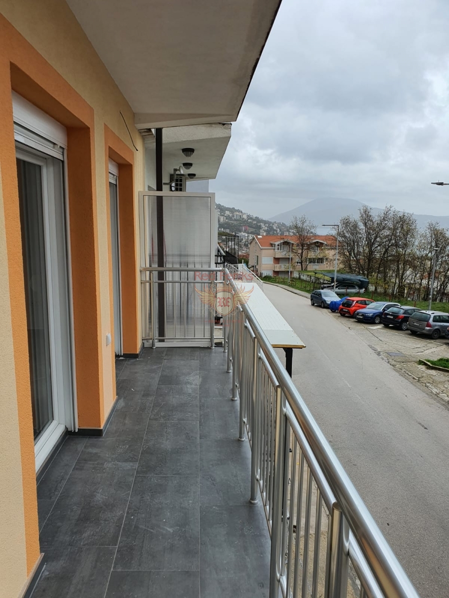 Wohnung in Herceg-Novi, Montenegro, 82 m² - Foto 1