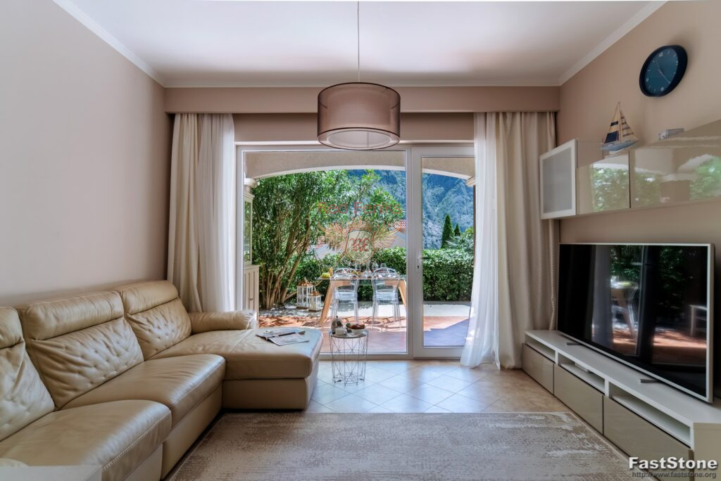 Piso en Kotor, Montenegro, 63 m² - imagen 1