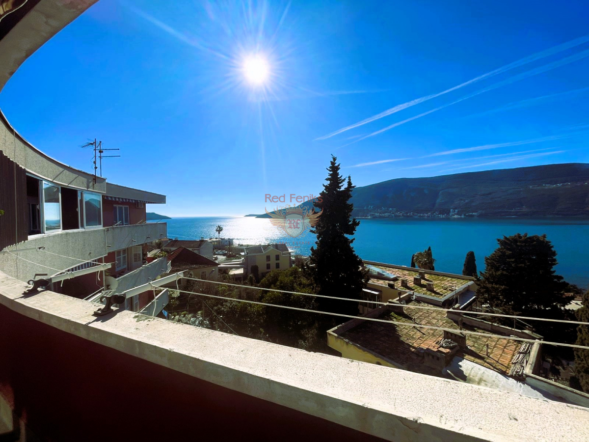 Appartement à Herceg-Novi, Monténégro, 111 m² - image 1