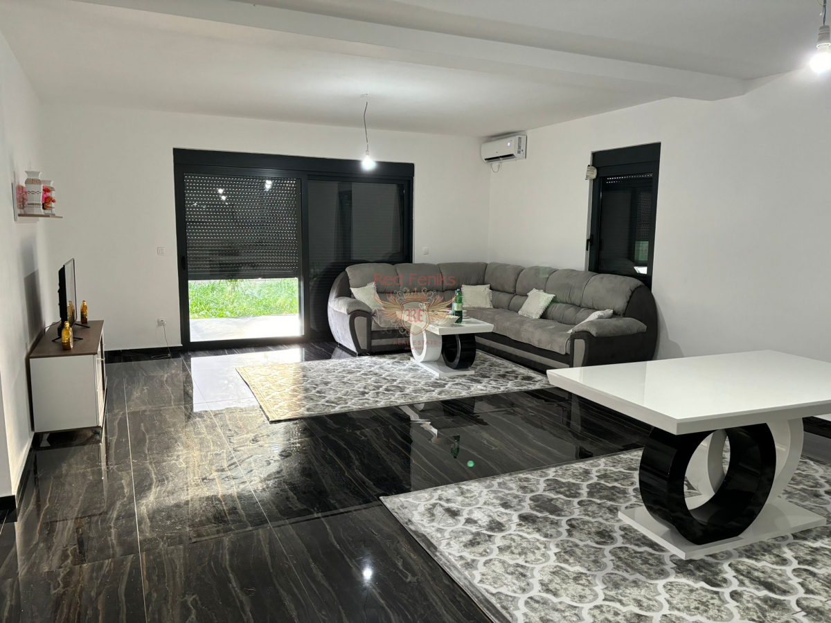 Haus in Bar, Montenegro, 190 m² - Foto 1