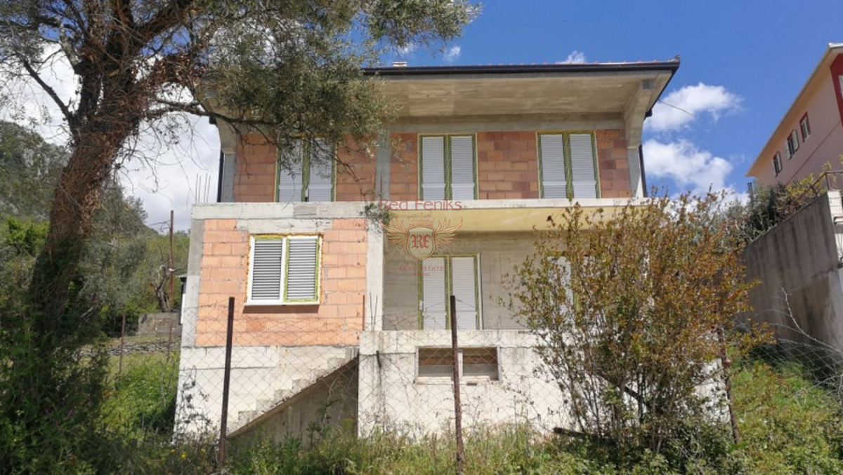 Casa en Herceg-Novi, Montenegro, 200 m² - imagen 1