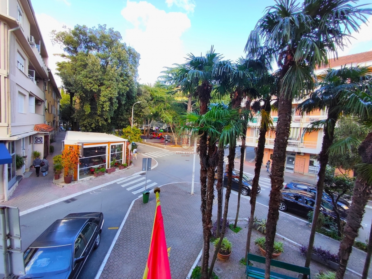 Flat in Tivat, Montenegro, 90 m² - picture 1