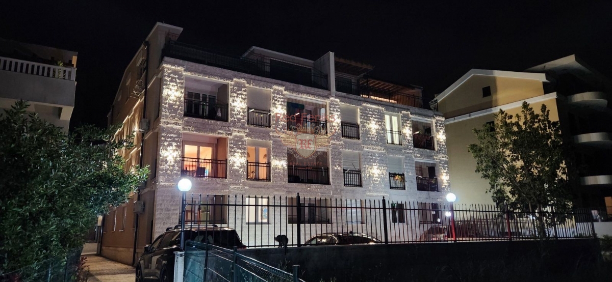 Flat in Tivat, Montenegro, 103 m² - picture 1
