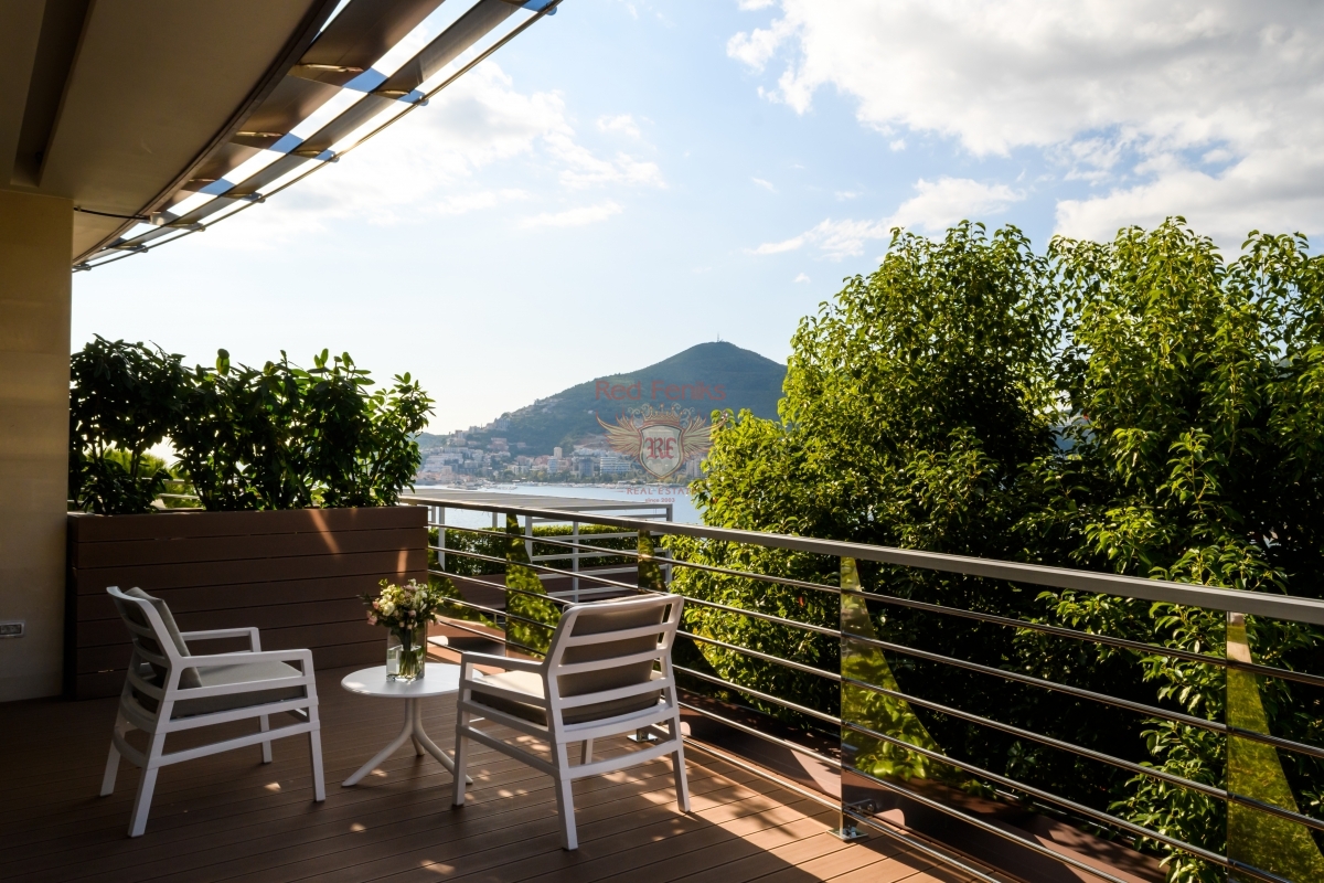 Piso en Budva, Montenegro, 172 m² - imagen 1
