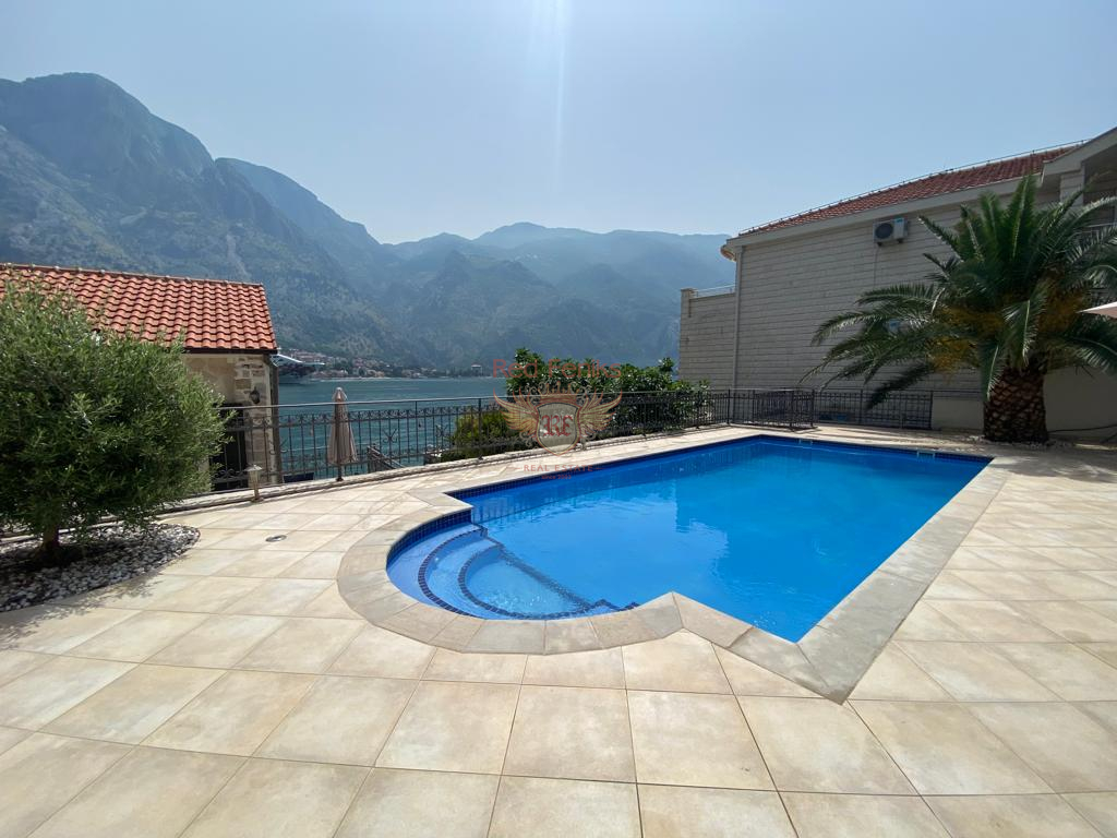 Casa en Kotor, Montenegro, 97 m² - imagen 1