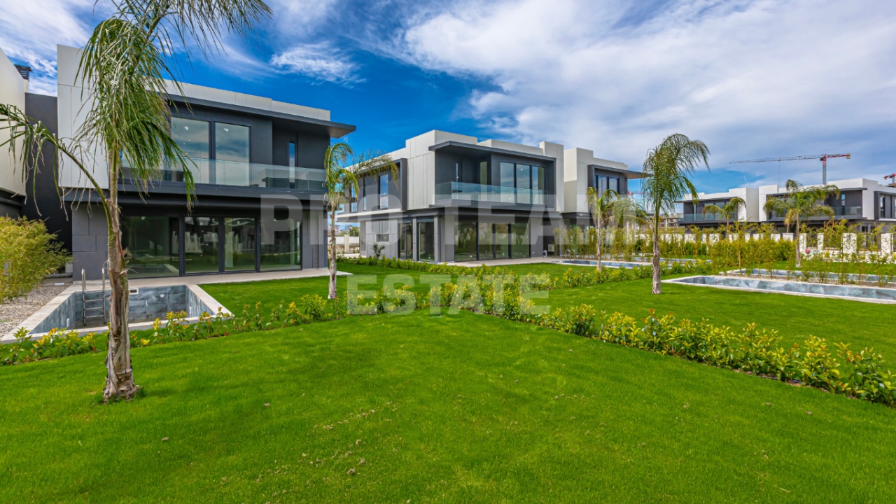 Haus in Antalya, Türkei, 325 m² - Foto 1