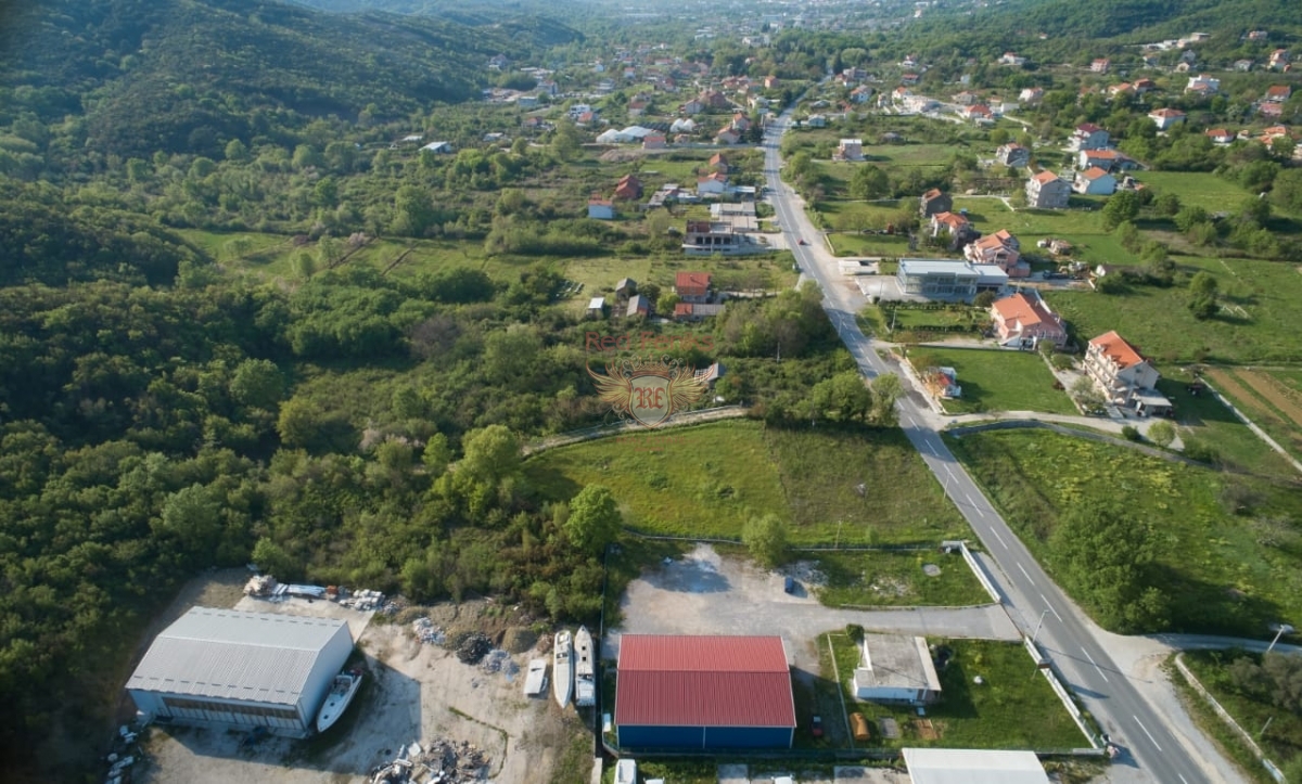 Terrain à Budva, Monténégro, 2 483 m² - image 1