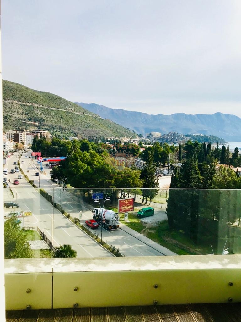 Piso en Budva, Montenegro, 55 m² - imagen 1