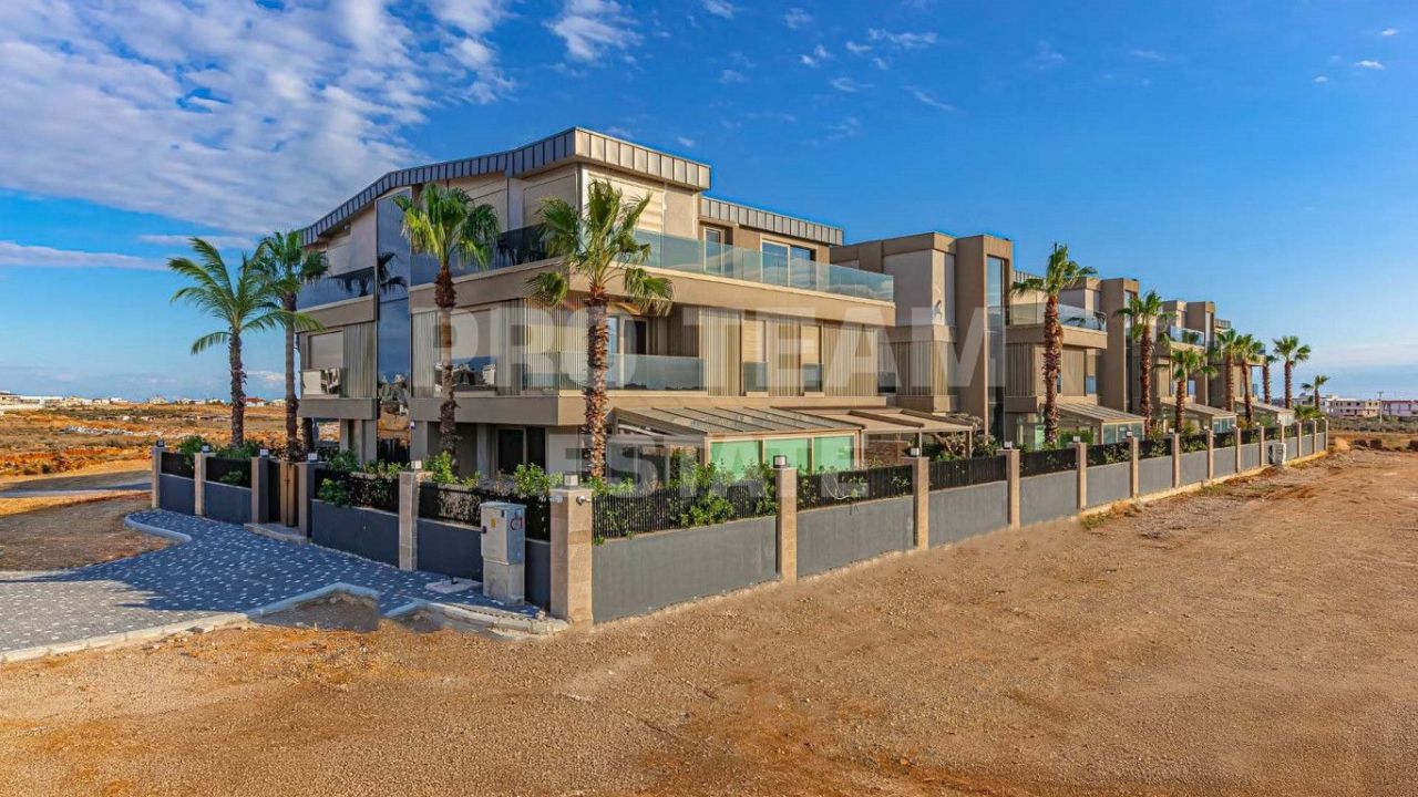 Villa in Antalya, Türkei, 340 m² - Foto 1