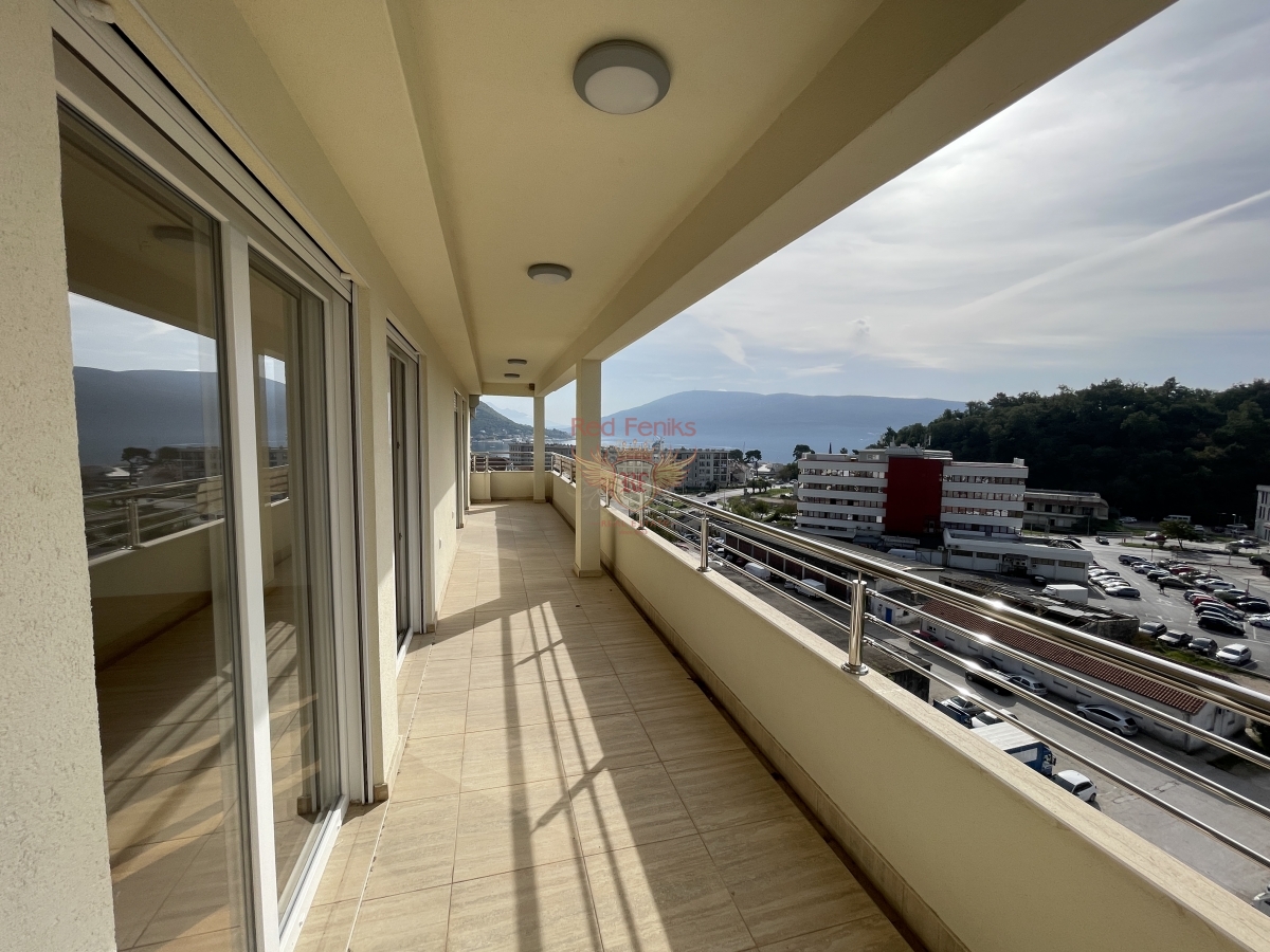 Wohnung in Herceg-Novi, Montenegro, 132 m² - Foto 1