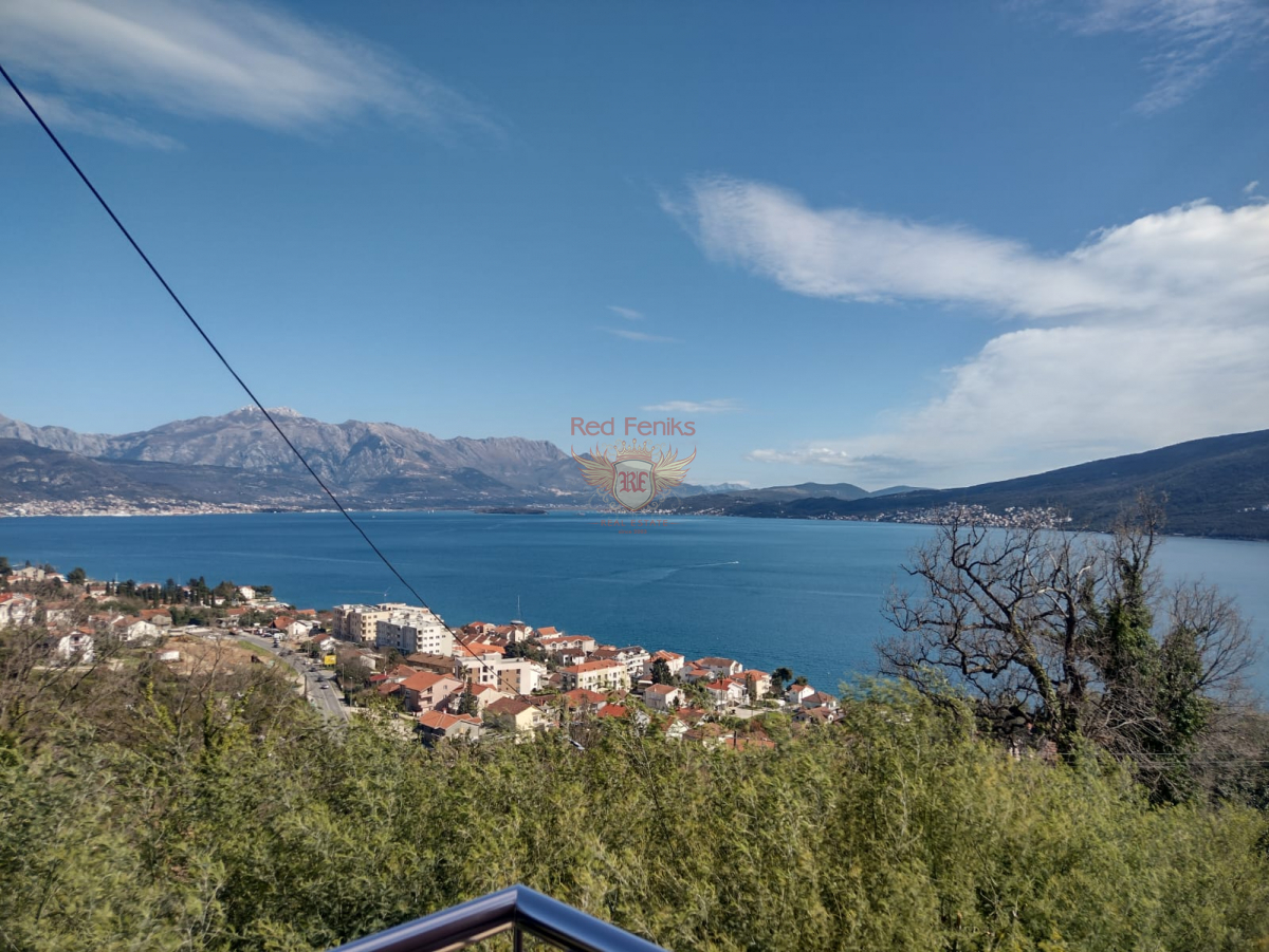 Appartement à Herceg-Novi, Monténégro, 77 m² - image 1