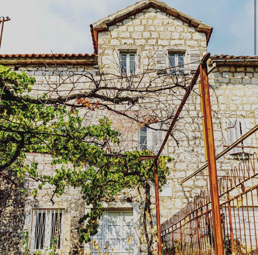 Casa en Kotor, Montenegro, 160 m² - imagen 1