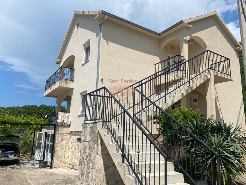 Haus in Herceg-Novi, Montenegro, 240 m² - Foto 1