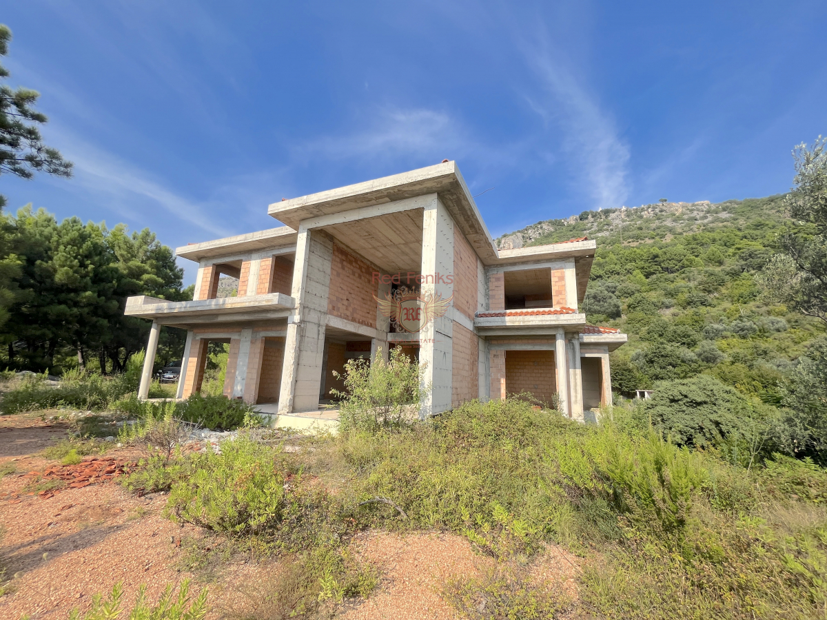 Casa en Budva, Montenegro, 700 m² - imagen 1