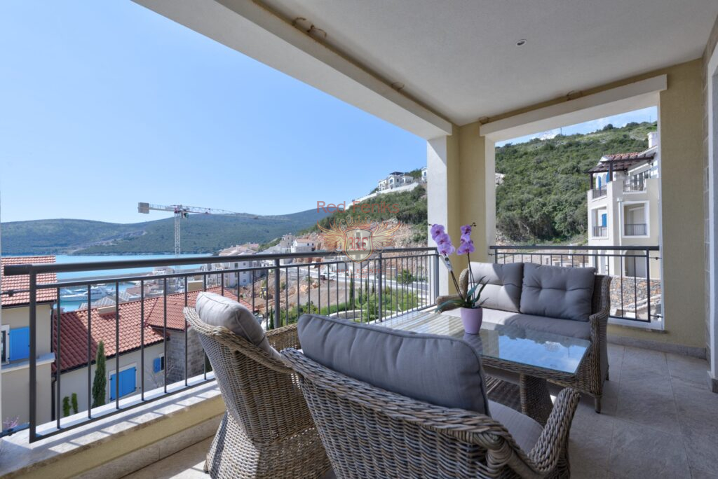 Piso en Luštica, Montenegro, 143 m² - imagen 1