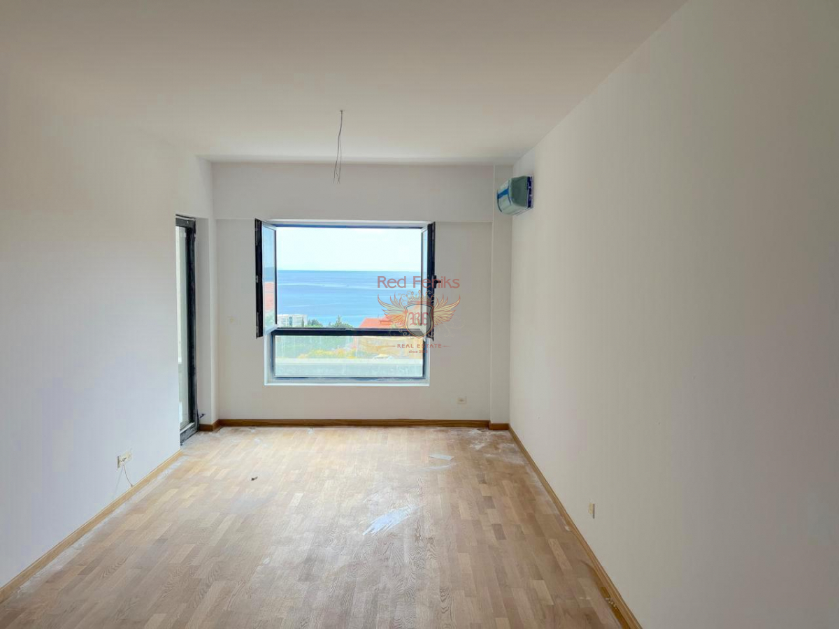 Flat in Becici, Montenegro, 45 m² - picture 1