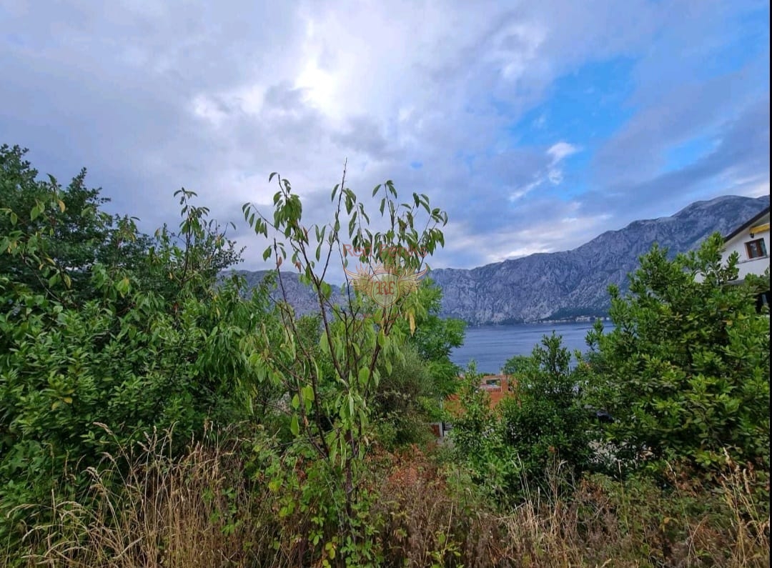Terrain à Kotor, Monténégro, 325 m² - image 1