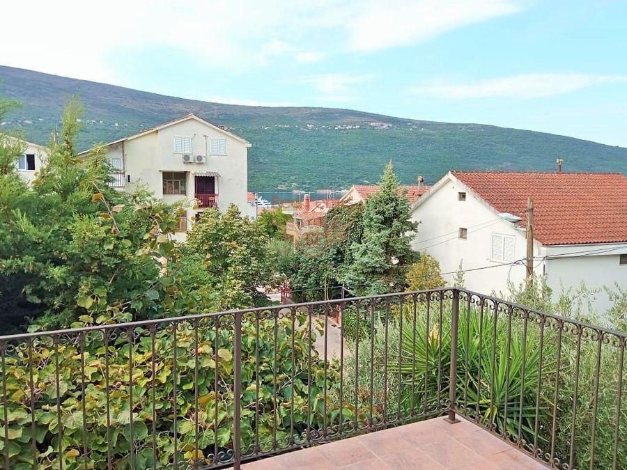 Maison à Herceg-Novi, Monténégro, 120 m² - image 1