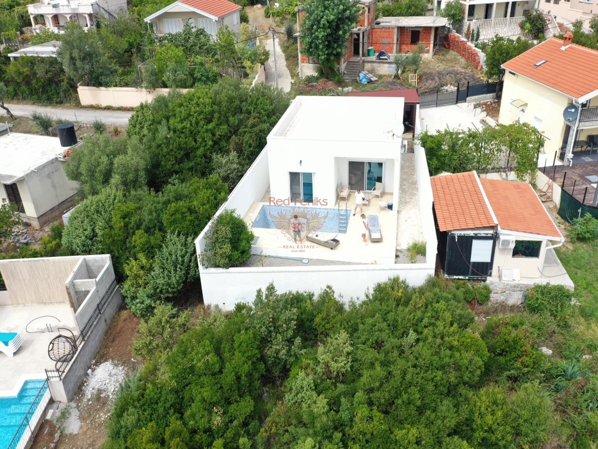 Haus in Budva, Montenegro, 90 m² - Foto 1