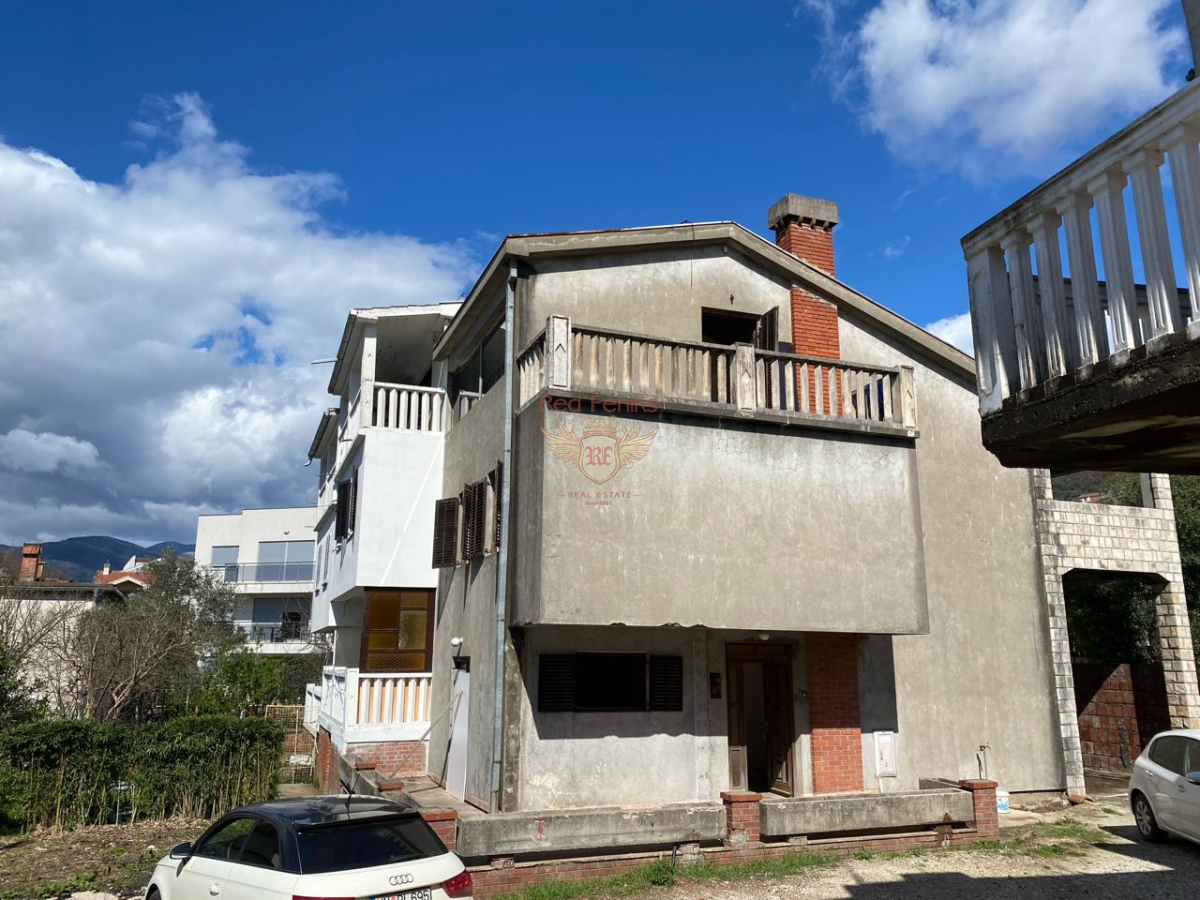 Maison à Tivat, Monténégro, 135 m² - image 1