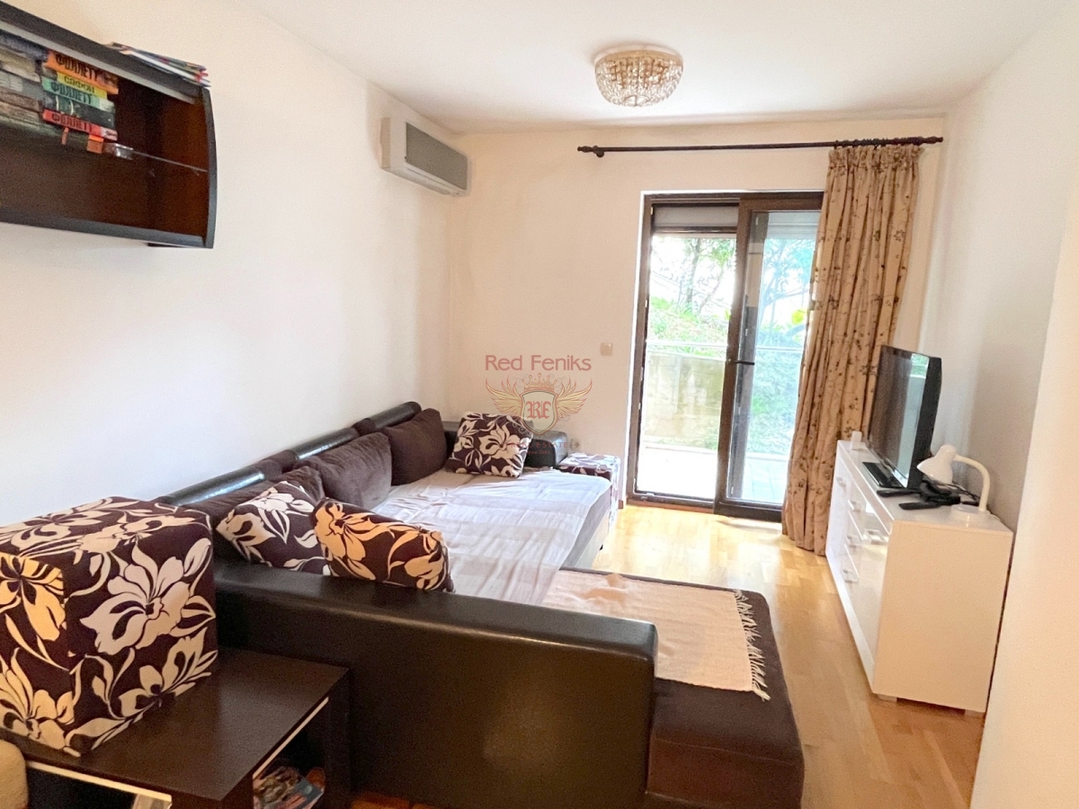 Piso en Budva, Montenegro, 42 m² - imagen 1