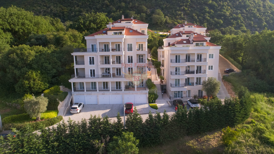 Piso en Herceg-Novi, Montenegro, 115 m² - imagen 1