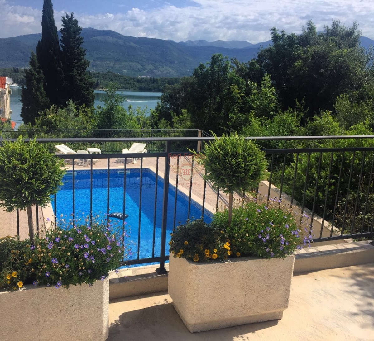 Piso en Luštica, Montenegro, 98 m² - imagen 1