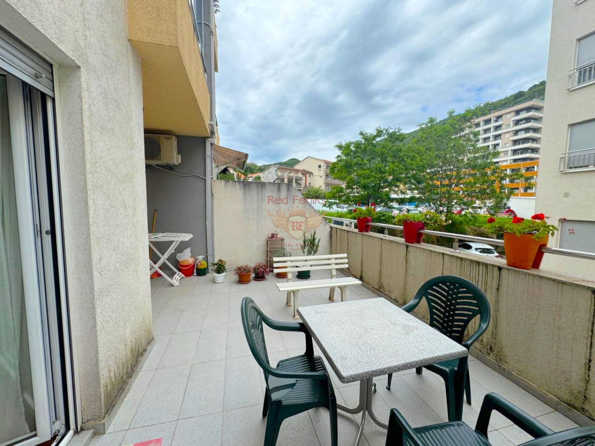 Flat in Budva, Montenegro, 41 m² - picture 1