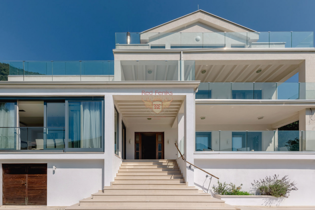 House in Tivat, Montenegro, 423 m² - picture 1