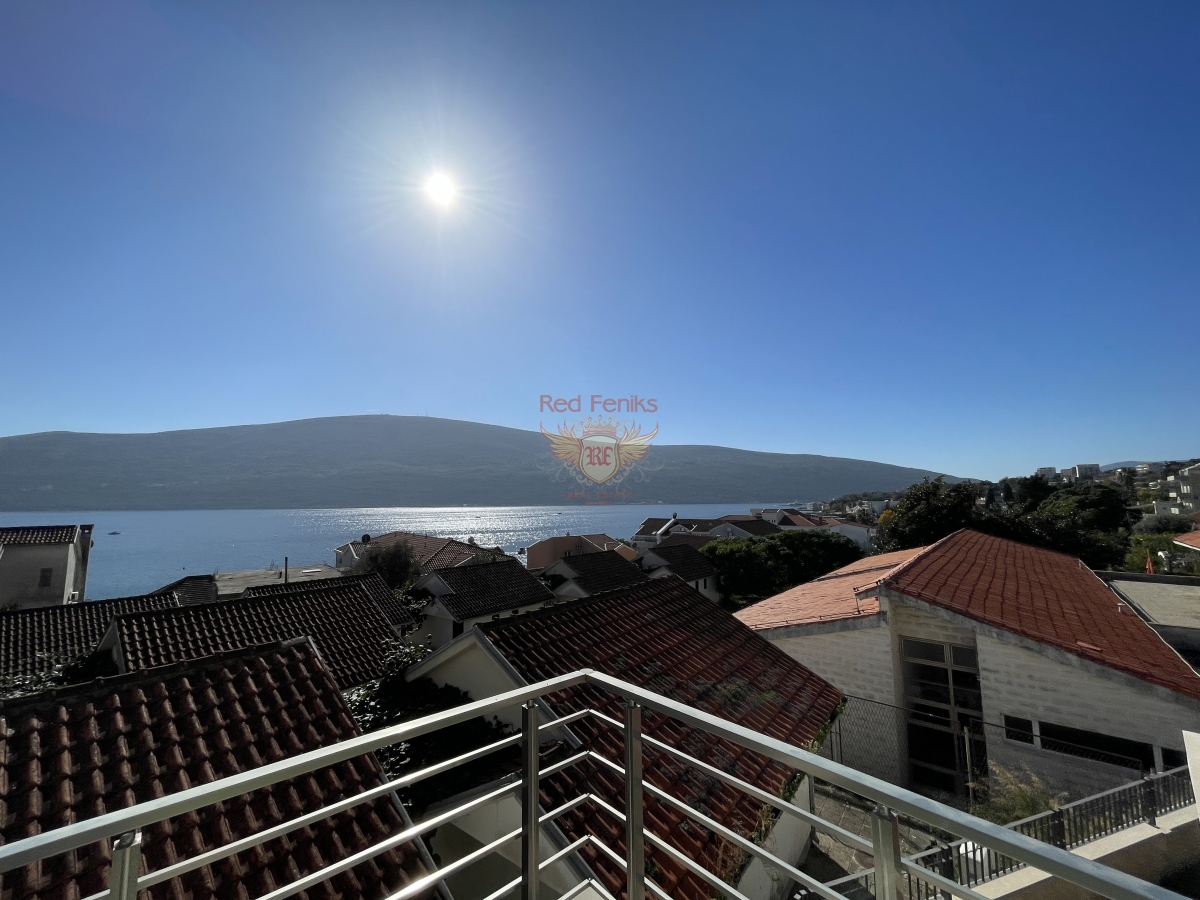 Flat in Herceg-Novi, Montenegro, 200 m² - picture 1