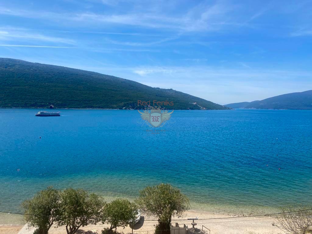 Appartement à Herceg-Novi, Monténégro, 68 m² - image 1