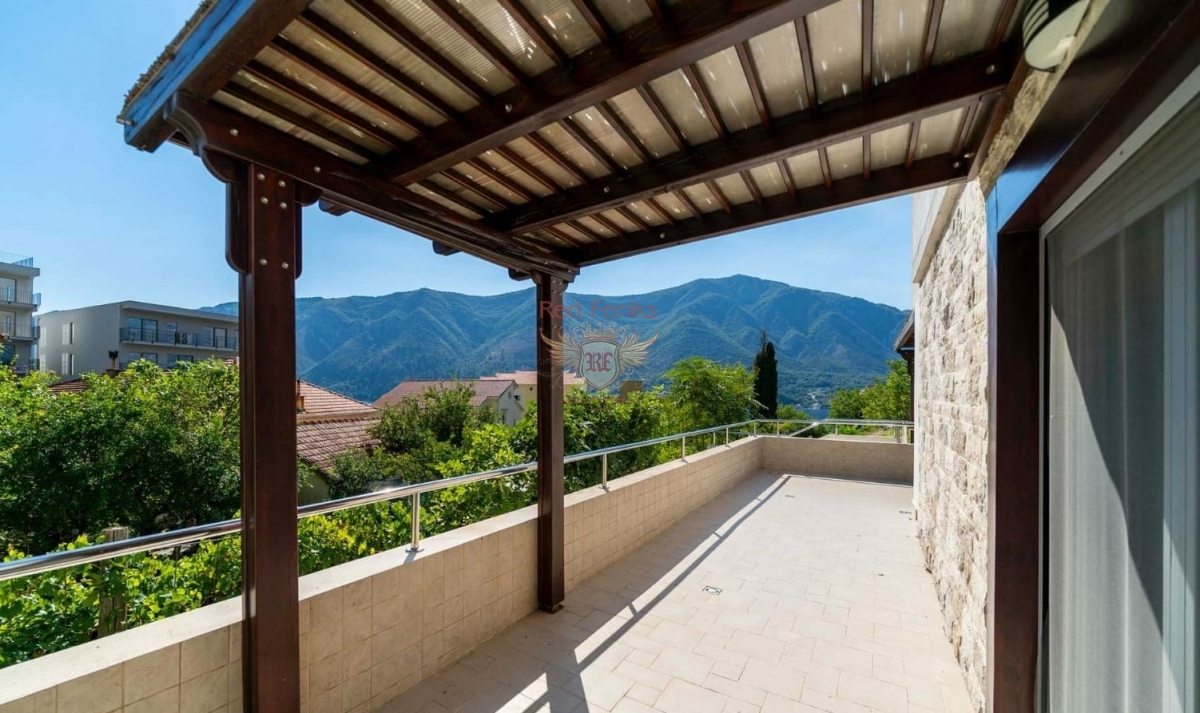 Appartement à Kotor, Monténégro, 75 m² - image 1