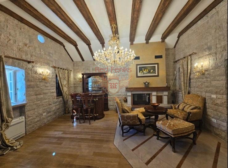 Casa en Kotor, Montenegro, 204 m² - imagen 1