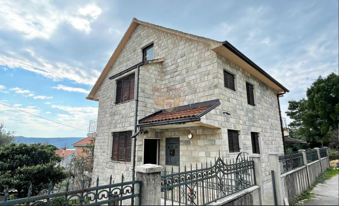 House in Tivat, Montenegro, 280 m² - picture 1